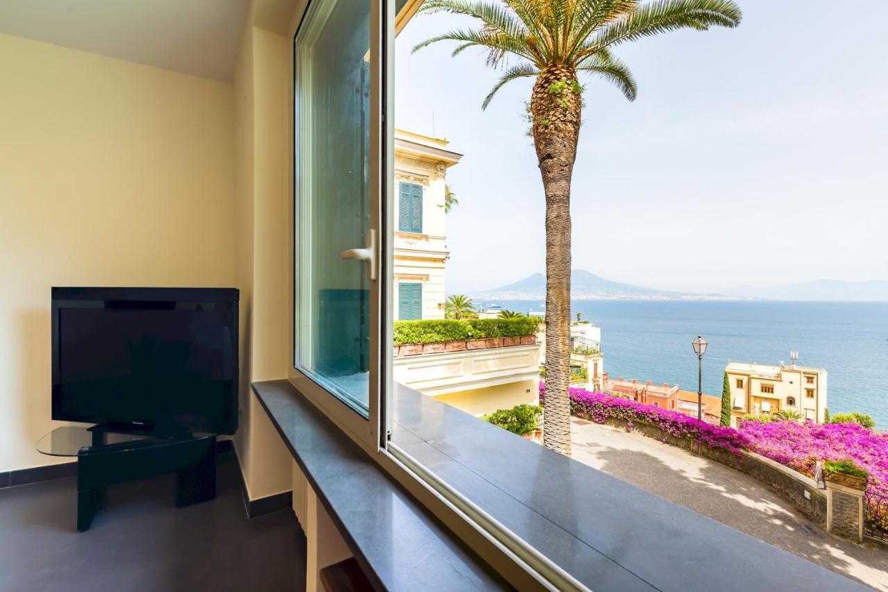 Villa Dolcevita With Parking By Napoliapartments Kültér fotó