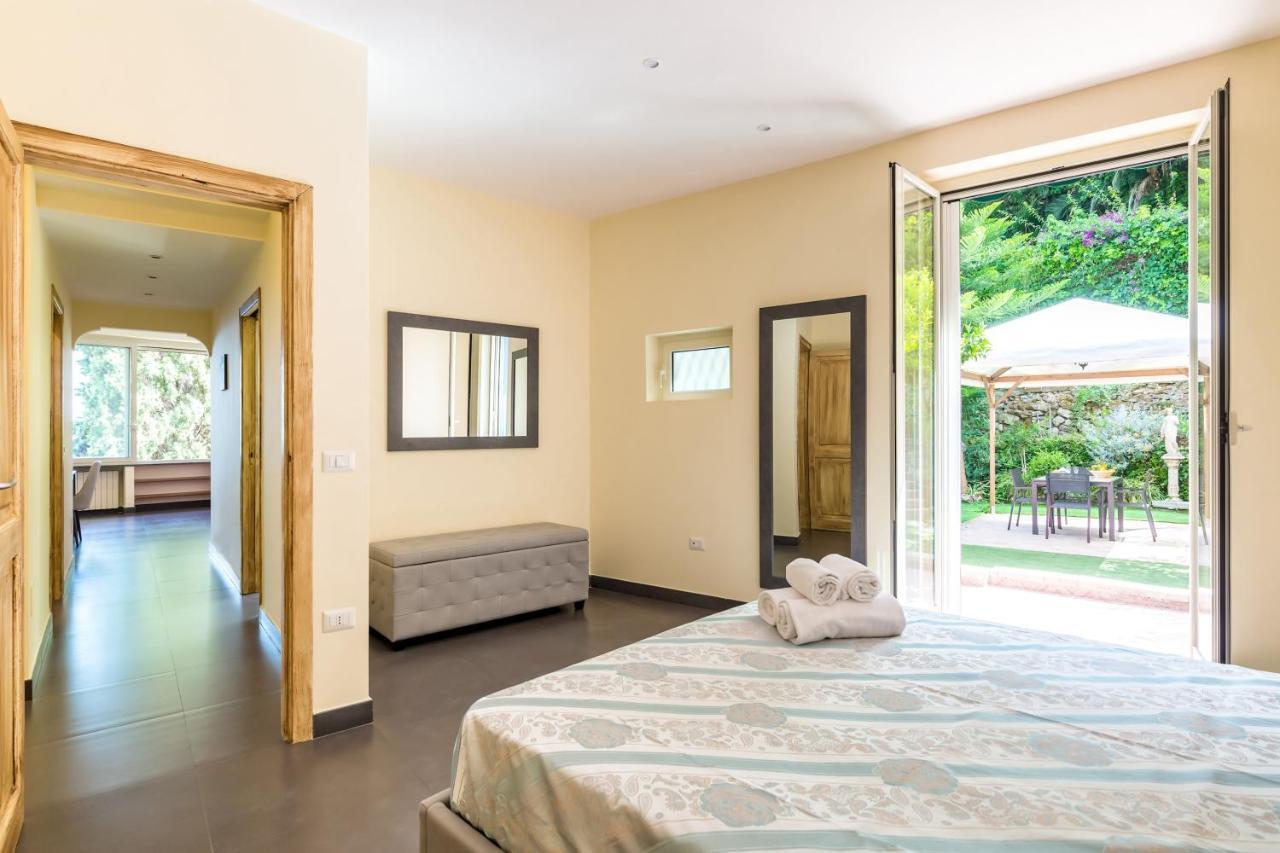 Villa Dolcevita With Parking By Napoliapartments Kültér fotó