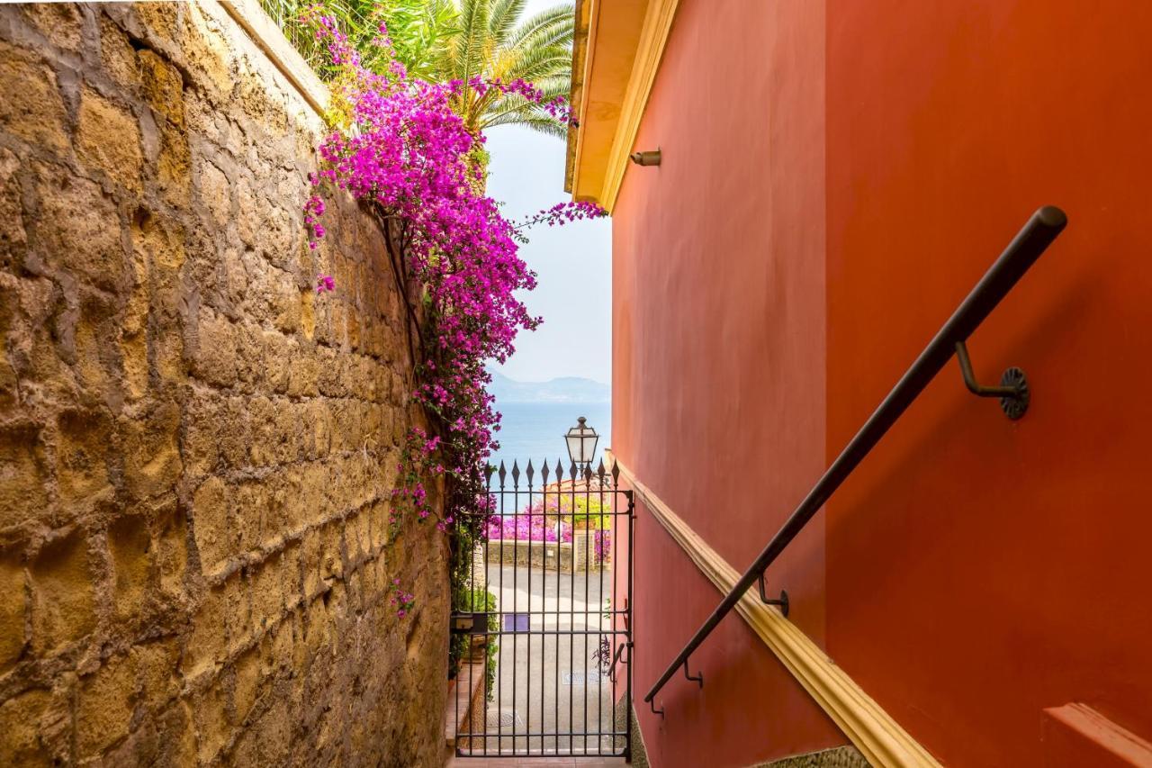 Villa Dolcevita With Parking By Napoliapartments Kültér fotó
