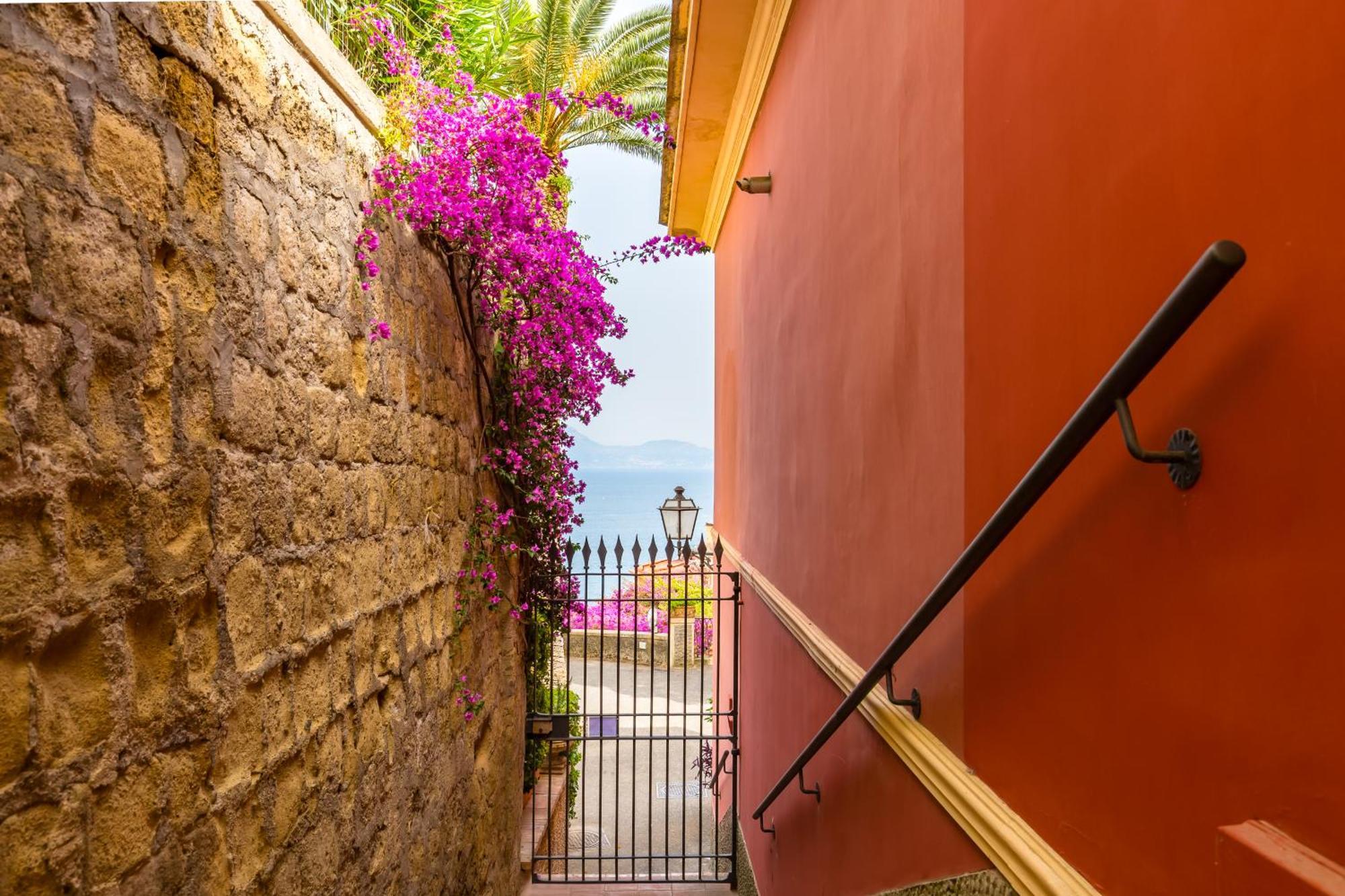 Villa Dolcevita With Parking By Napoliapartments Kültér fotó